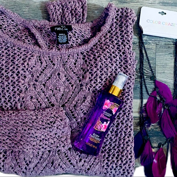 Rue 21 Sweater, Matching Necklace & Spray - Picture 9 of 14